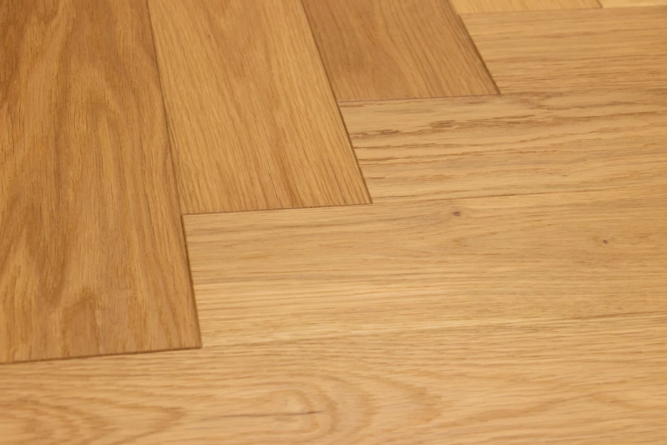 Prime Engineered Flooring Oak Herringbone Brushed Uv Matt Lacquered 14/3mm By 90mm By 600mm 5 Prime Engineered Flooring Oak Herringbone Brushed Uv Matt Lacquered 14/3mm By 90mm By 600mm - Image 3
