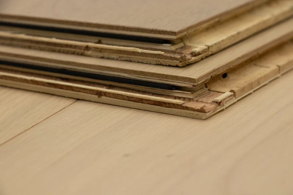 Natural Engineered Flooring Oak Click B2 Non Visible Uv Lacquered 14/3mm By 190mm By 1900mm 6 Natural Engineered Flooring Oak Click B2 Non Visible Uv Lacquered 14/3mm By 190mm By 1900mm - Image 4