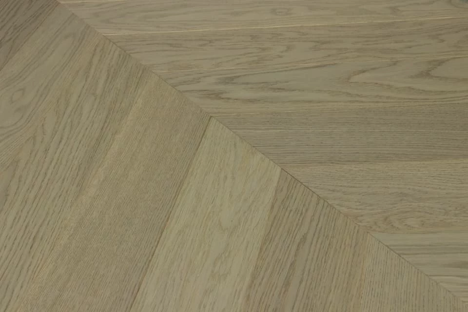 Natural Engineered Flooring Oak Chevron Roma Brushed UV Oiled 15/4mm By 90mm By 600mm 5 Natural Engineered Flooring Oak Chevron Roma Brushed UV Oiled 15/4mm By 90mm By 600mm - Image 3