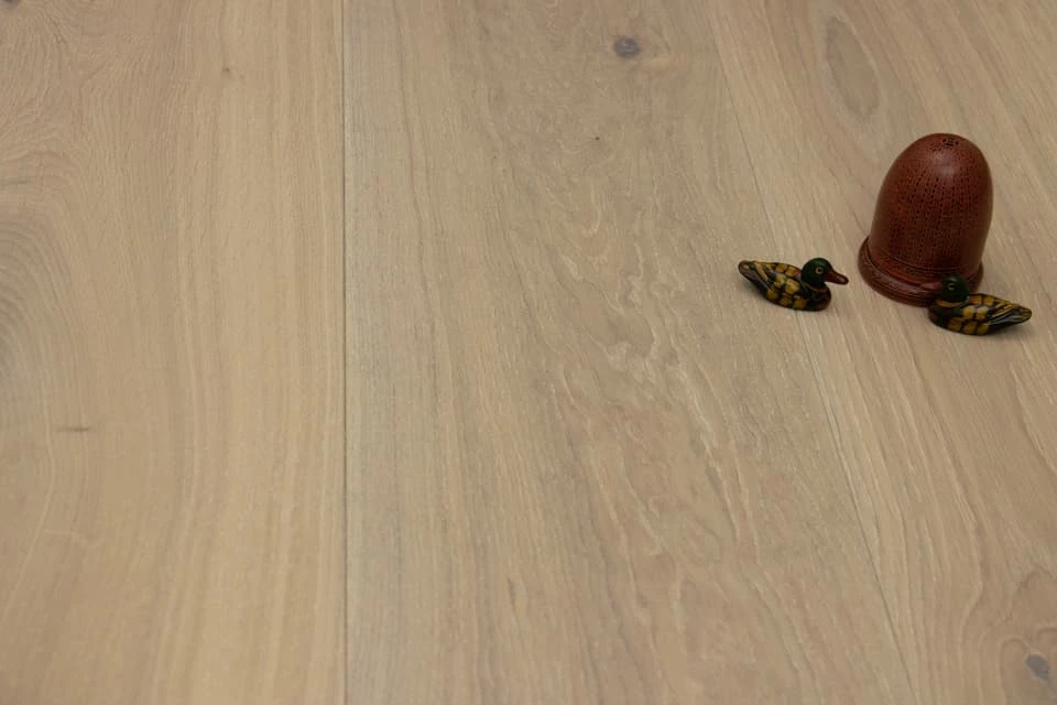 Natural Engineered Flooring Oak Bespoke NO3 Hardwax Oiled 16/4mm By 220mm By 1500-2400mm 5 Natural Engineered Flooring Oak Bespoke NO3 Hardwax Oiled 16/4mm By 220mm By 1500-2400mm - Image 3