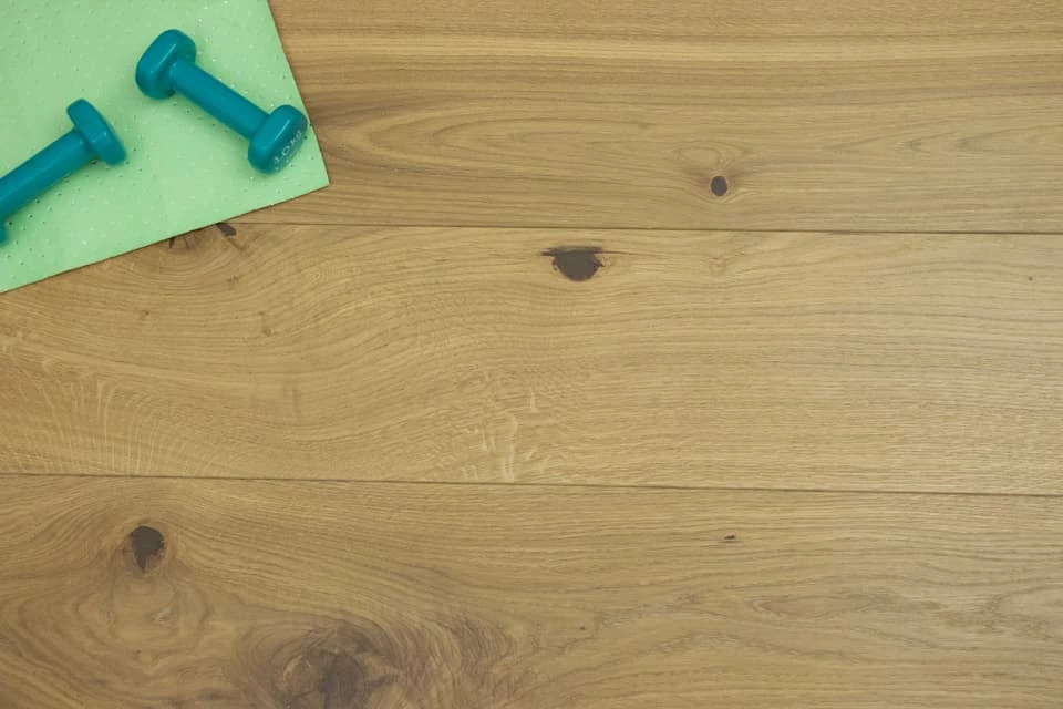 Natural Engineered Flooring Oak Bespoke Wild Hardwax Oiled 16/4mm By 220mm By 1500-2400mm 4 Natural Engineered Flooring Oak Bespoke Wild Hardwax Oiled 16/4mm By 220mm By 1500-2400mm - Image 2