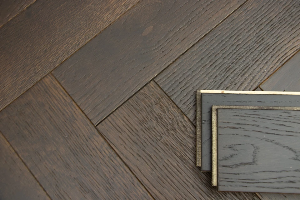 Natural Engineered Flooring Oak Herringbone Espresso Piccolo Brushed UV Oiled 15/4mm By 125mm By 600mm 6 Natural Engineered Flooring Oak Herringbone Espresso Piccolo Brushed UV Oiled 15/4mm By 125mm By 600mm - Image 4