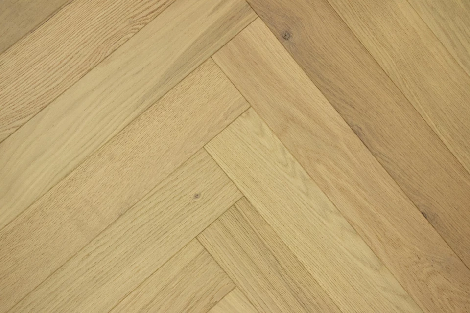 Natural Engineered Flooring Oak Herringbone Non Visible Brushed UV Lacquered 15/4mm By 90mm By 600mm 5 Natural Engineered Flooring Oak Herringbone Non Visible Brushed UV Lacquered 15/4mm By 90mm By 600mm - Image 3