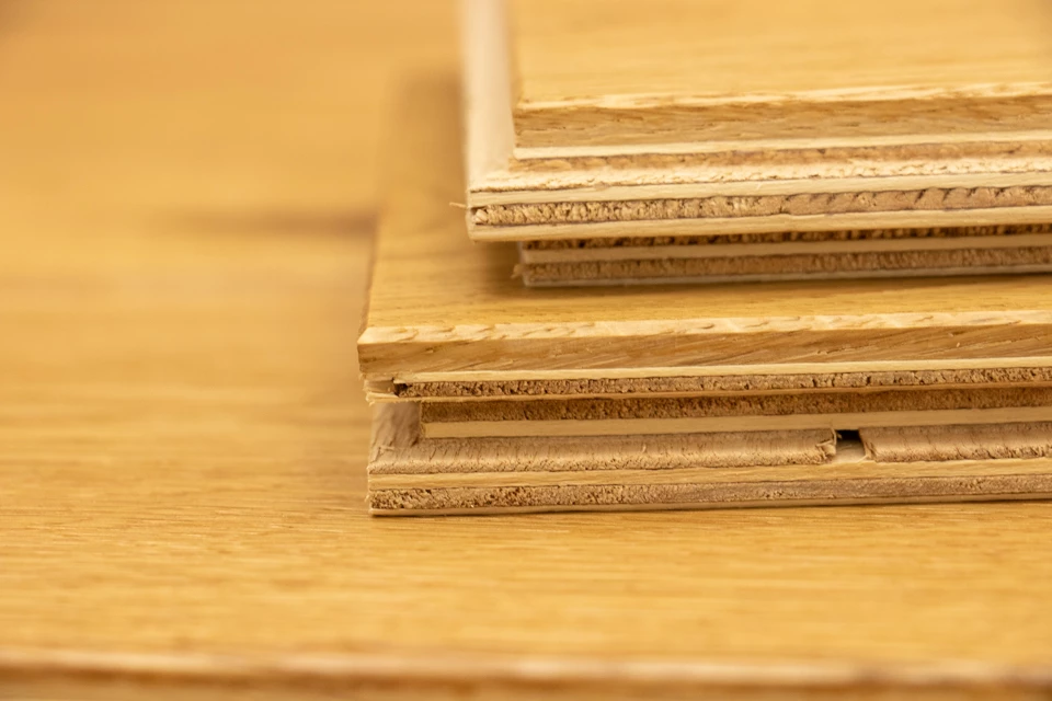 Natural Engineered Flooring Oak Brushed UV Matt Lacquered 20/5mm By 180mm By 1900mm - Image 3