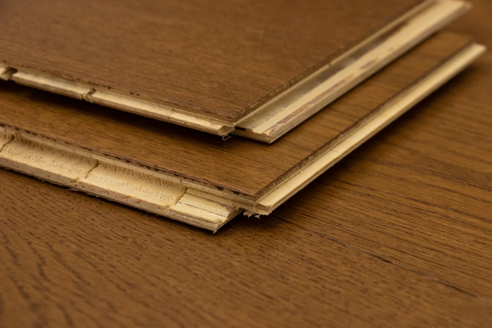 Natural Engineered Flooring Oak Click Vivid Smoked Brushed UV Lacquered 14/3mm By 190mm By 1900mm 7 Natural Engineered Flooring Oak Click Vivid Smoked Brushed UV Lacquered 14/3mm By 190mm By 1900mm - Image 5