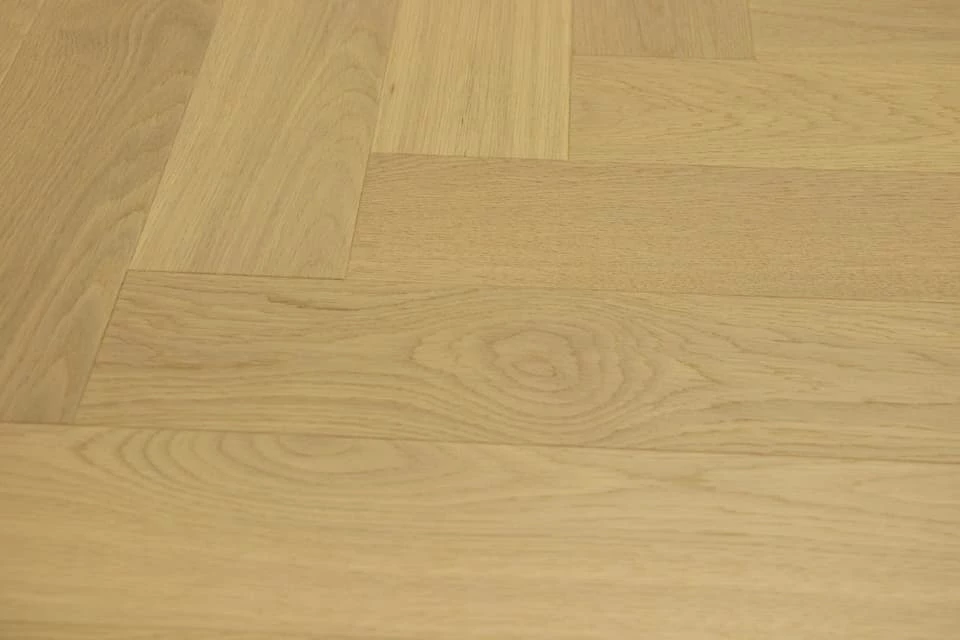 Prime Engineered Flooring Oak Herringbone Non Visible Brushed UV Matt Lacquered 14/3mm By 128mm By 600mm 6 Prime Engineered Flooring Oak Herringbone Non Visible Brushed UV Matt Lacquered 14/3mm By 128mm By 600mm - Image 4