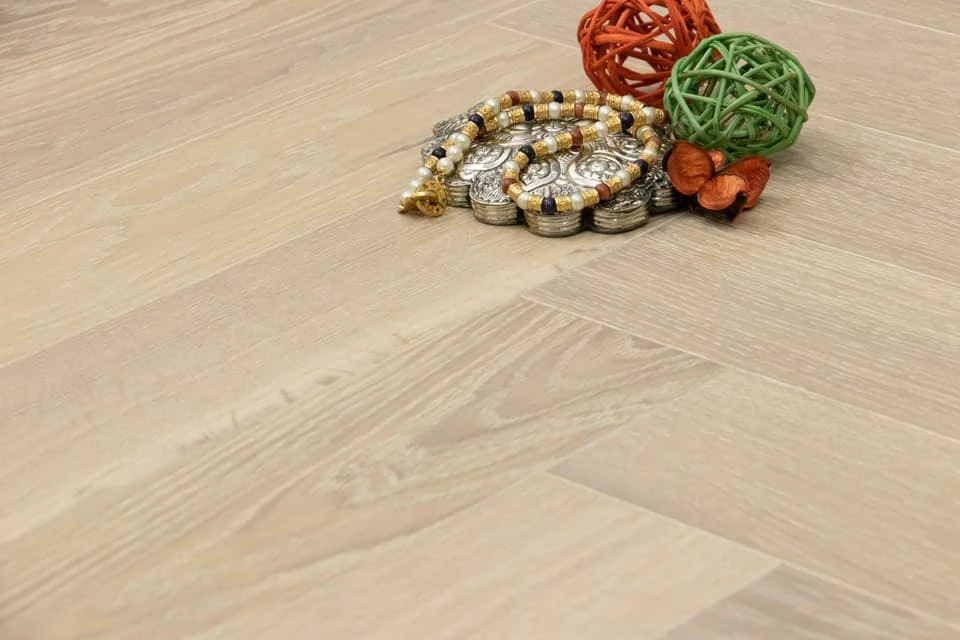Select Engineered Flooring Oak Herringbone Sunny White Brushed UV Oiled 14/3mm By 128mm By 500mm 4 Select Engineered Flooring Oak Herringbone Sunny White Brushed UV Oiled 14/3mm By 128mm By 500mm - Image 2