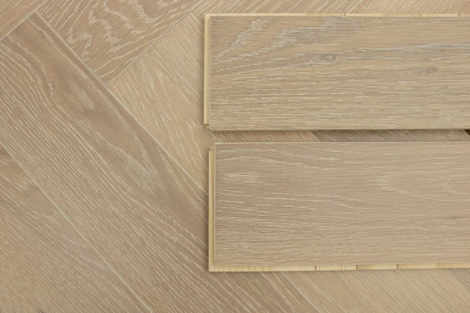 Select Engineered Flooring Oak Herringbone Sunny White Brushed UV Oiled 14/3mm By 128mm By 500mm 5 Select Engineered Flooring Oak Herringbone Sunny White Brushed UV Oiled 14/3mm By 128mm By 500mm - Image 3