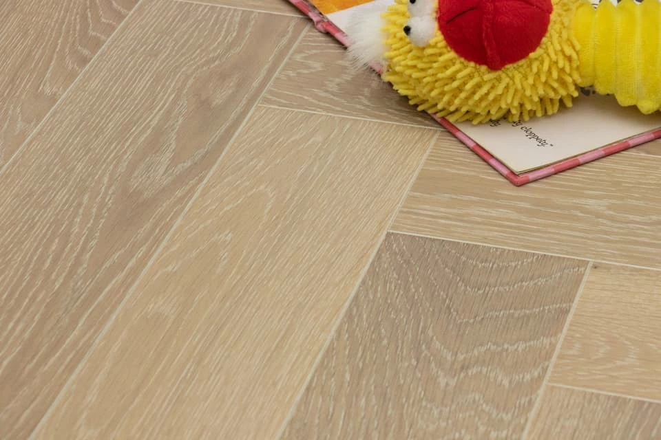 Select Engineered Flooring Oak Herringbone Sunny White Brushed UV Oiled 14/3mm By 128mm By 500mm 6 Select Engineered Flooring Oak Herringbone Sunny White Brushed UV Oiled 14/3mm By 128mm By 500mm - Image 4