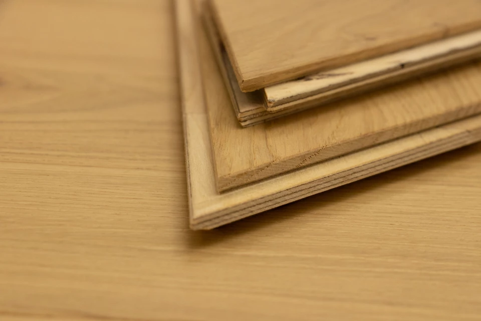 Select Engineered Flooring Oak Chevron Ribolla Brushed UV Lacquered 15/4mm By 100mm By 650mm - Image 5