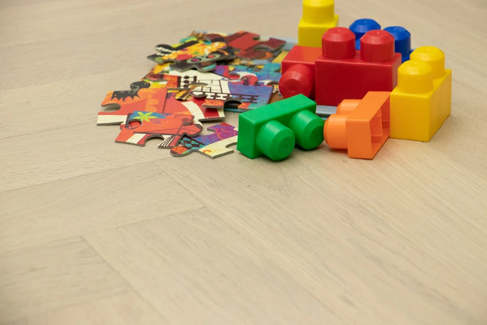 Natural Engineered Flooring Oak Herringbone Vienna Brushed Uv Lacquered 12/2mm By 90mm By 600mm 3 Natural Engineered Flooring Oak Herringbone Vienna Brushed Uv Lacquered 12/2mm By 90mm By 600mm