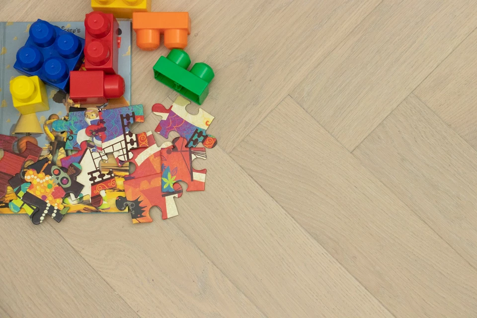 Natural Engineered Flooring Oak Herringbone Vienna Brushed Uv Lacquered 12/2mm By 90mm By 600mm 4 Natural Engineered Flooring Oak Herringbone Vienna Brushed Uv Lacquered 12/2mm By 90mm By 600mm - Image 2