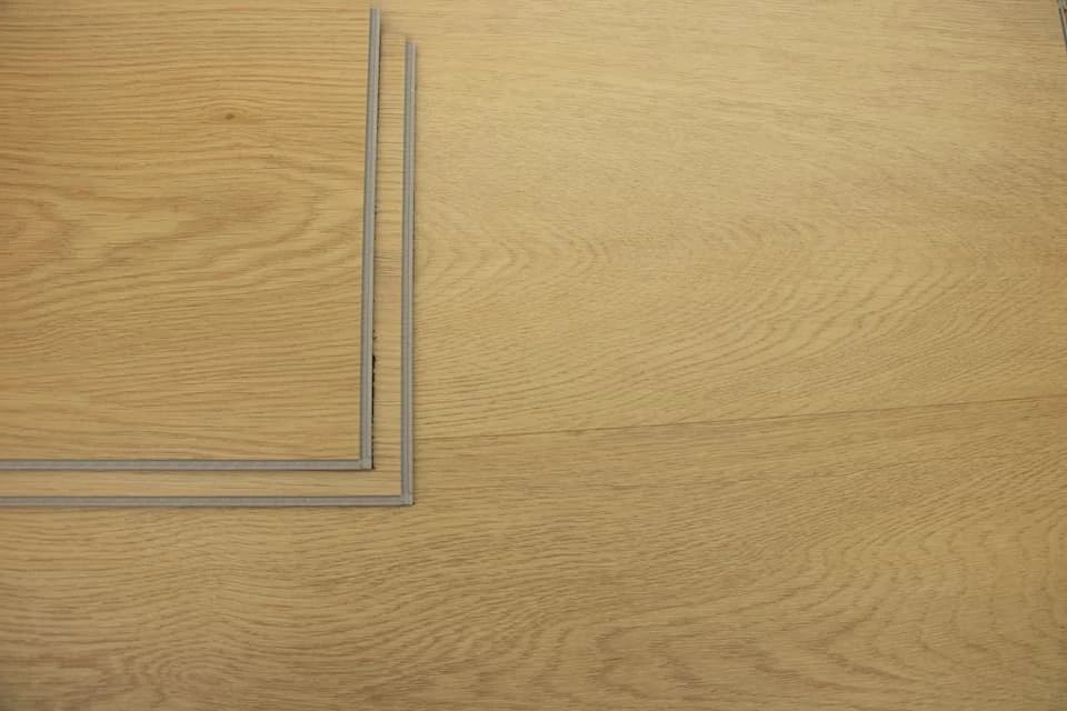 Supremo Luxury Click Vinyl Rigid Core Flooring Silica With Built In Underlay 4.8mm By 181mm By 1220mm 6 Supremo Luxury Click Vinyl Rigid Core Flooring Silica With Built In Underlay 4.8mm By 181mm By 1220mm - Image 4